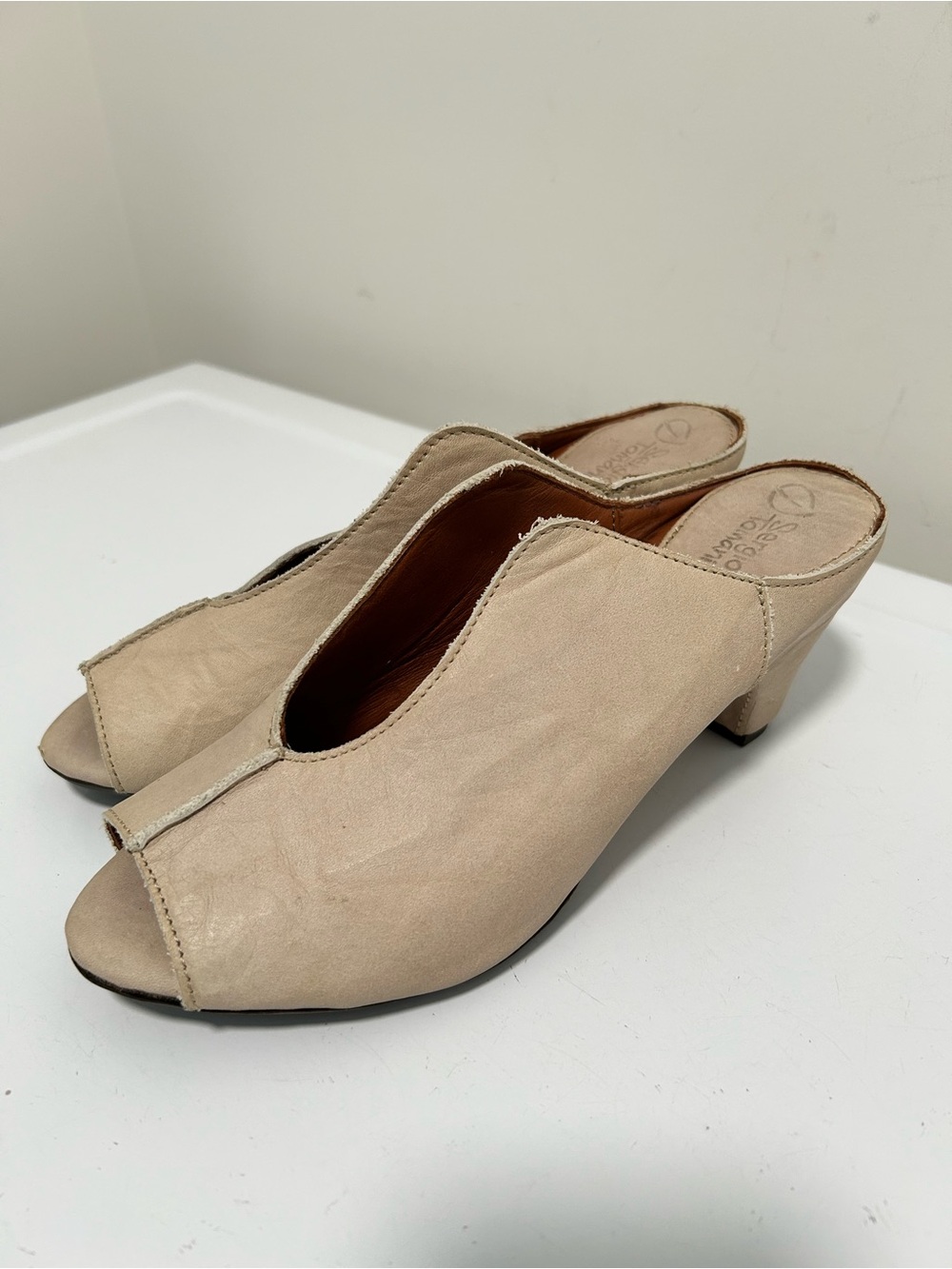Sergio Tomani Peep Toe Mules Cream Size 7 - 7.5 US 38 EU